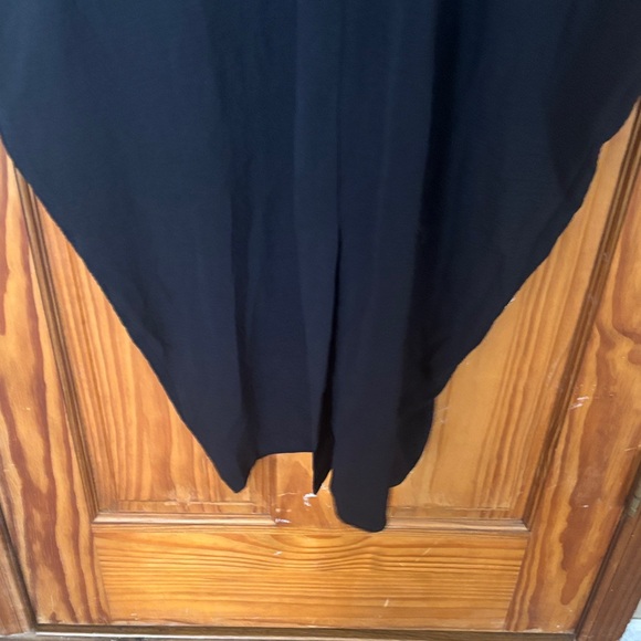 CLARA SUNWOO Classic Black V-Neck evening gown - Picture 6 of 10